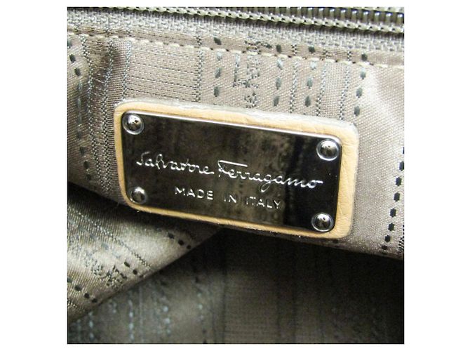 Borsa a tracolla Salvatore Ferragamo Gancini Medium Sophia Marrone chiaro - vista 18