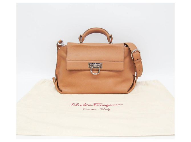 Borsa a tracolla Salvatore Ferragamo Gancini Medium Sophia Marrone chiaro - vista 2