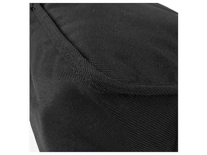 Fendi Schultertasche aus schwarzem Nylon - Ansicht 3