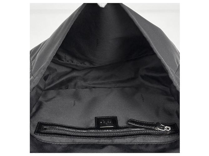 Fendi Schultertasche aus schwarzem Nylon - Ansicht 8