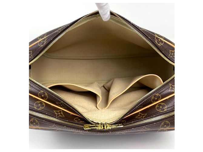 Borsa a tracolla Louis Vuitton Reporter GM Marrone Monogramma - vista 8