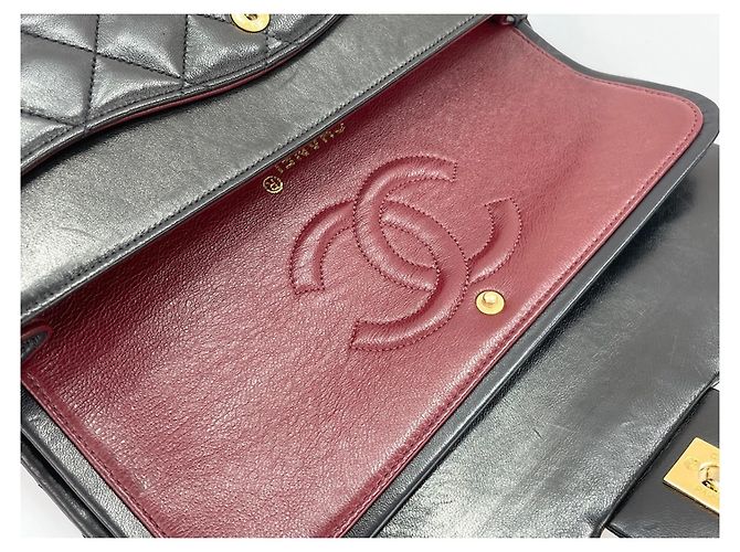 Timeless Borsa a tracolla Chanel Matelassé Classic Flap con catena - Black Nero - vista 10
