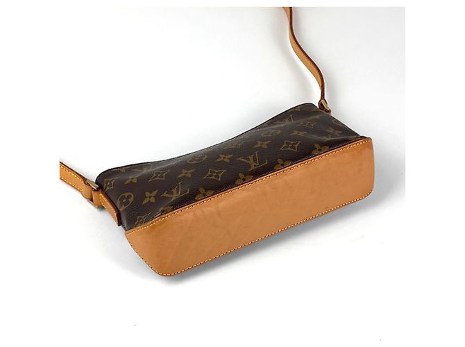 Borsa a tracolla Louis Vuitton Trotteur Pochette Marrone Monogramma - vista 2