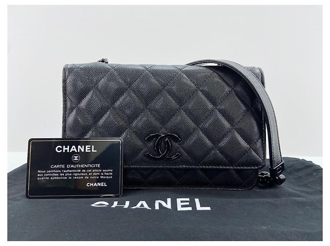 Borsa a tracolla Chanel Matelassé in nero - vista 13