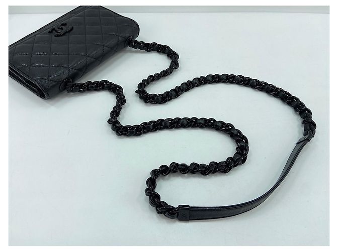 Borsa a tracolla Chanel Matelassé in nero - vista 8