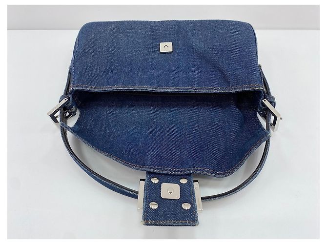 Borsa a tracolla Fendi Mamma Bucket in Navy Blu navy - vista 10