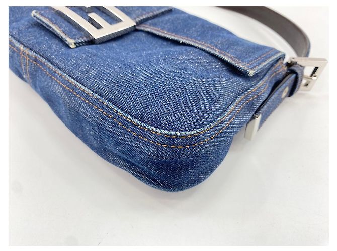 Borsa a tracolla Fendi Mamma Bucket in Navy Blu navy - vista 7