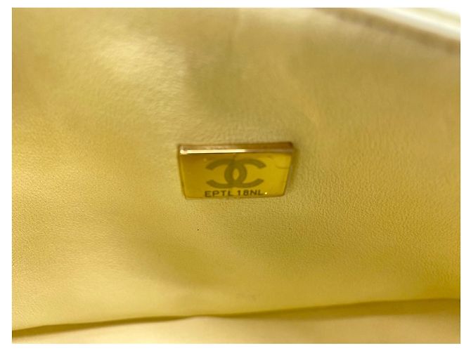 Borsa a spalla Chanel Matelassé Gialla Giallo - vista 10