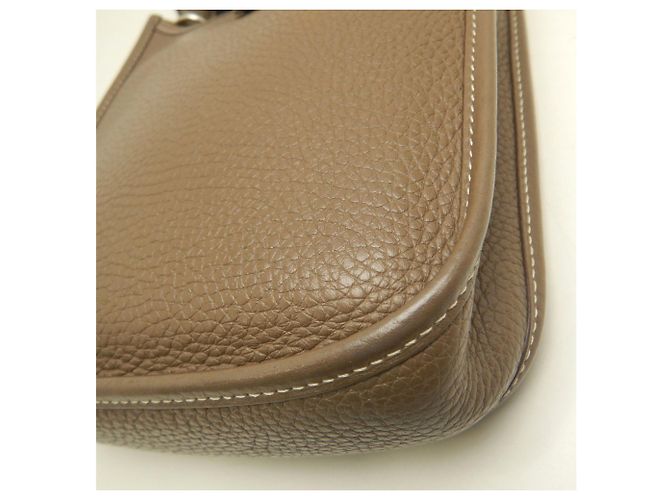 Hermès Borsa a tracolla HERMES Evelyne TPM Taupe - vista 15