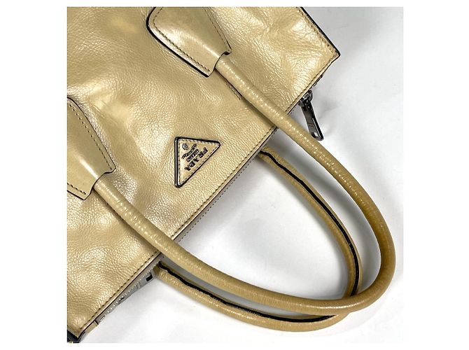 Borsa a mano Prada in pelle beige - vista 6