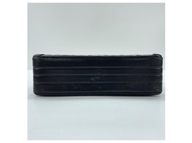 Borsa a tracolla Chanel Matelassé 25 Nero - vista 7