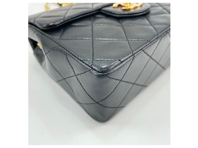 Timeless Borsa a tracolla Chanel Mini Matelassé in Nero - vista 8