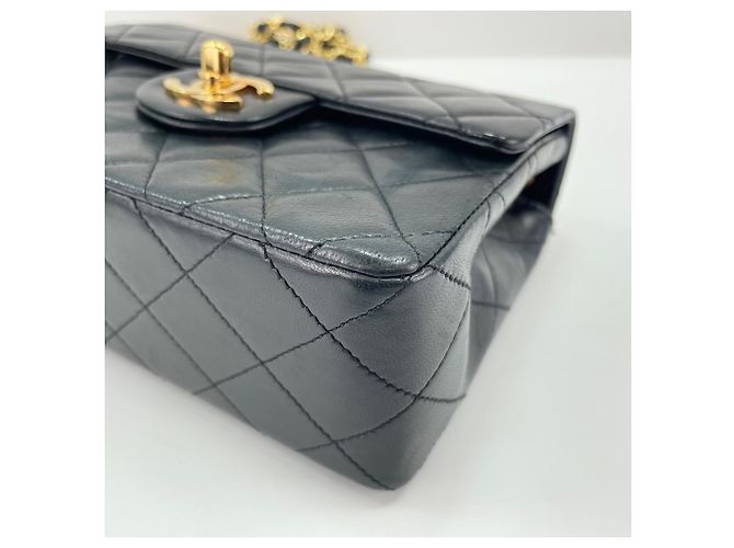 Timeless Borsa a tracolla Chanel Mini Matelassé in Nero - vista 9