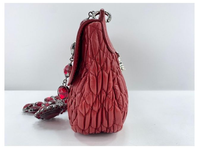 Borsa a tracolla Miu Miu Matelassé in rosso - vista 5