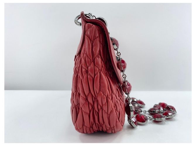 Borsa a tracolla Miu Miu Matelassé in rosso - vista 6