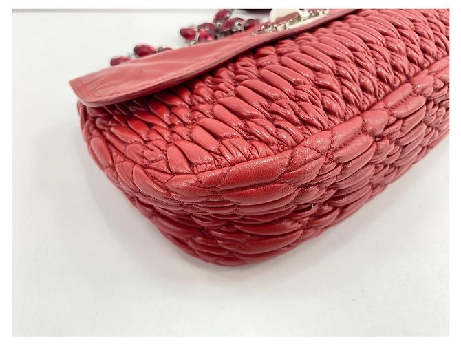 Borsa a tracolla Miu Miu Matelassé in rosso - vista 8