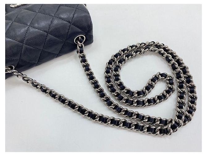 Borsa a tracolla Chanel Matelassé in nero - vista 10
