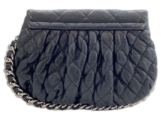 Borsa a tracolla Chanel Matelassé in nero - vista 3