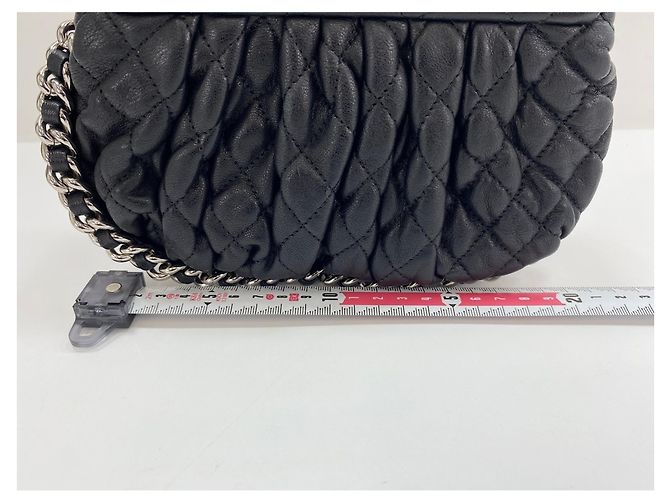 Borsa a tracolla Chanel Matelassé in nero - vista 4