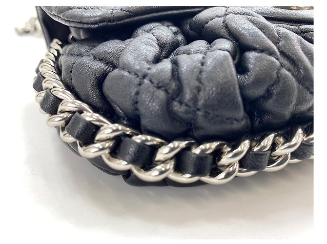 Borsa a tracolla Chanel Matelassé in nero - vista 8