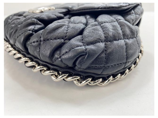 Borsa a tracolla Chanel Matelassé in nero - vista 9