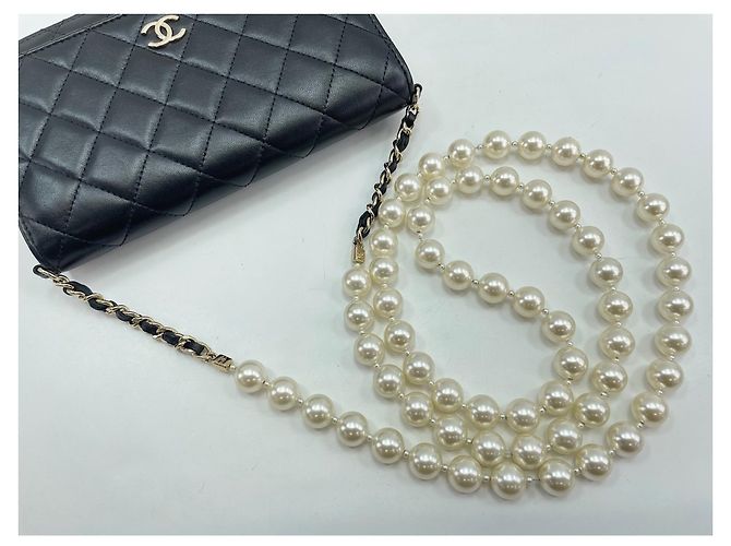Borsa a tracolla Chanel Matelassé in nero - vista 10