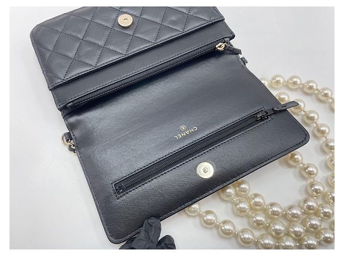 Borsa a tracolla Chanel Matelassé in nero - vista 11