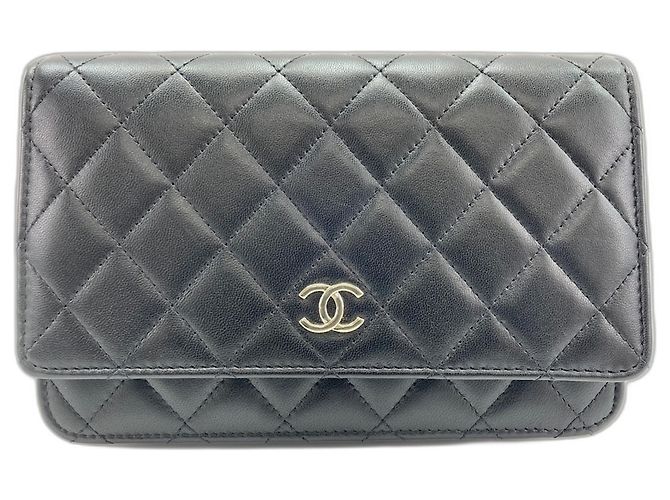 Borsa a tracolla Chanel Matelassé in nero - vista 2