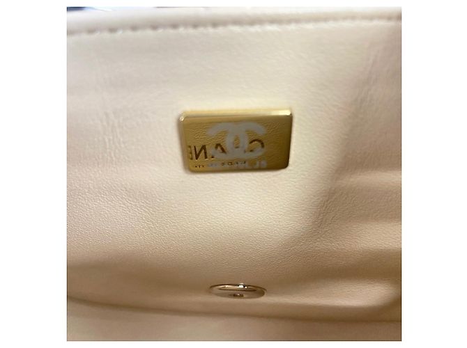 Borsa a tracolla Small Chanel Matelassé Beige - vista 15