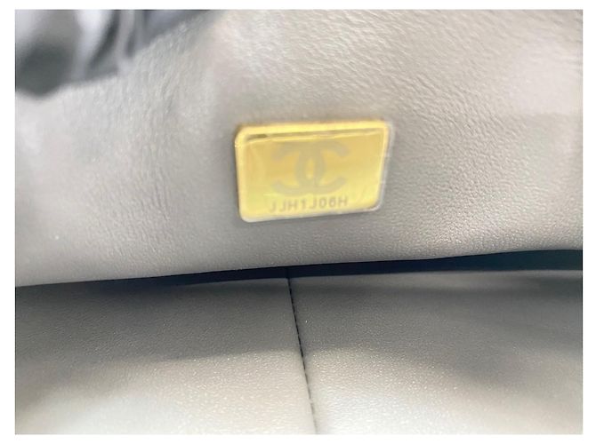 Borsa a tracolla Chanel Matelassé in grigio Marrone - vista 11
