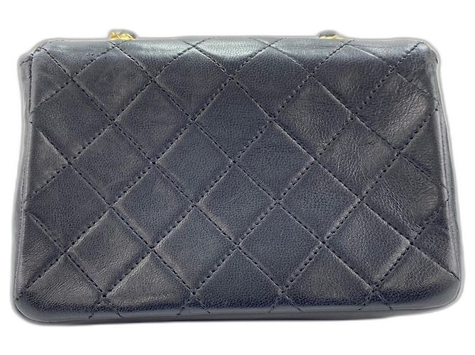 Borsa a tracolla Chanel Mini Matelassé Nero - vista 3