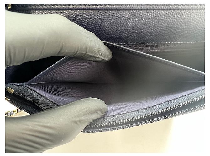 Borsa a tracolla Chanel Matelassé in blu navy - vista 11