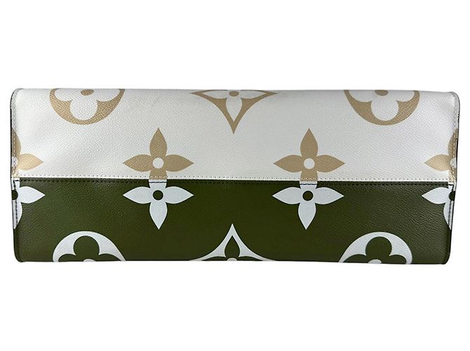 Borsa Louis Vuitton Monogram Giant OnTheGo GM Bianco Beige Cachi - vista 4