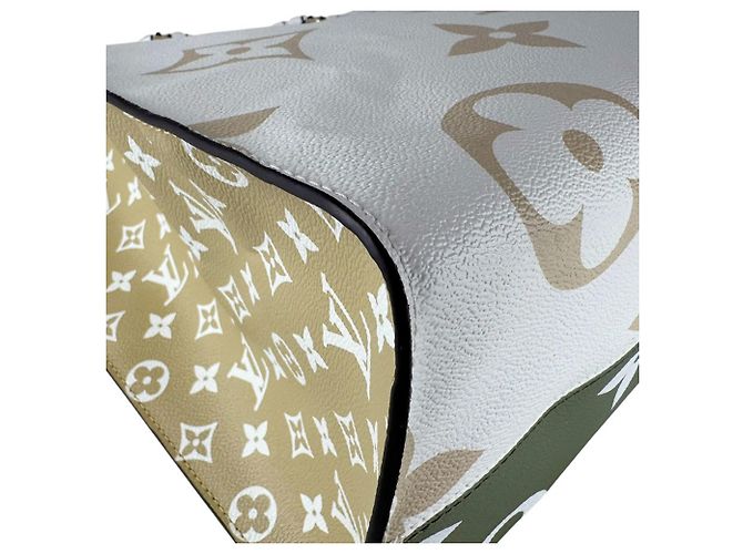 Borsa Louis Vuitton Monogram Giant OnTheGo GM Bianco Beige Cachi - vista 8
