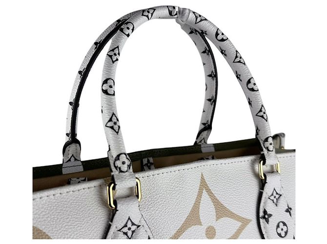 Borsa Louis Vuitton Monogram Giant OnTheGo GM Bianco Beige Cachi - vista 9