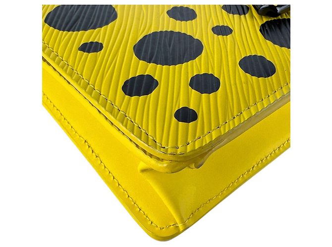 Borsa a tracolla in pelle Epi Louis Vuitton Nero Giallo - vista 8
