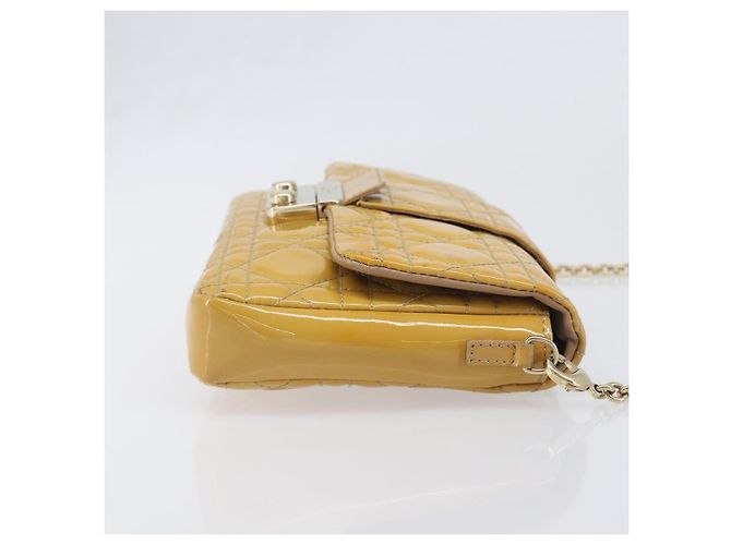Christian Dior New Lock Cannage Quilt Patent Mini Amarelo - vista 3
