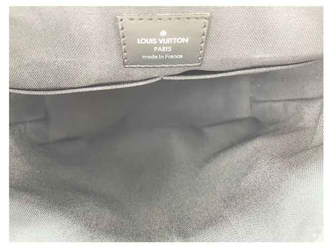 Borsa a tracolla Louis Vuitton District Nero - vista 12
