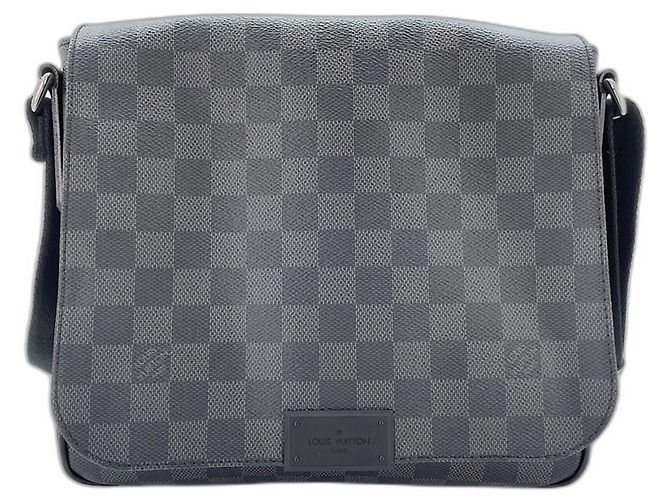 Borsa a tracolla Louis Vuitton District Nero - vista 2