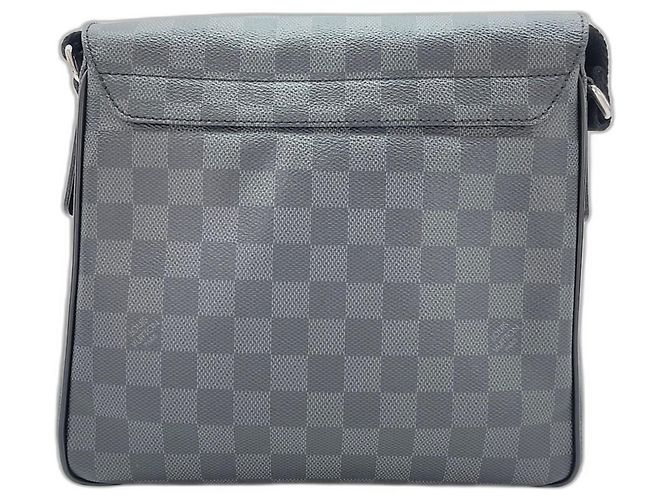 Borsa a tracolla Louis Vuitton District Nero - vista 3