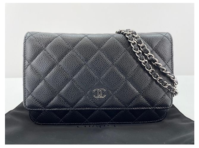 Borsa a tracolla Chanel Matelassé in nero - vista 13