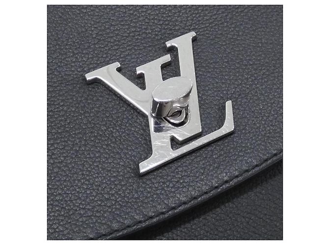 Bolso Louis Vuitton Lockme Ever MM Negro - vista 6