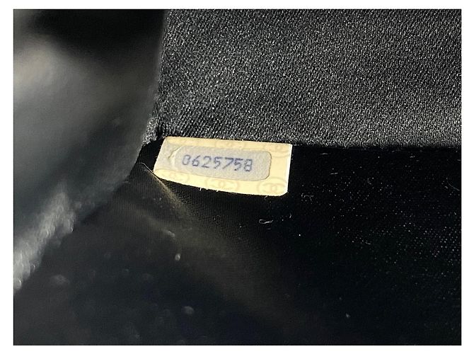 Borsa a tracolla Chanel Mini Matelassé Nero - vista 12
