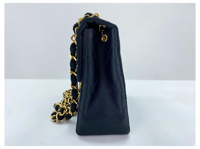 Borsa a tracolla Chanel Mini Matelassé Nero - vista 3