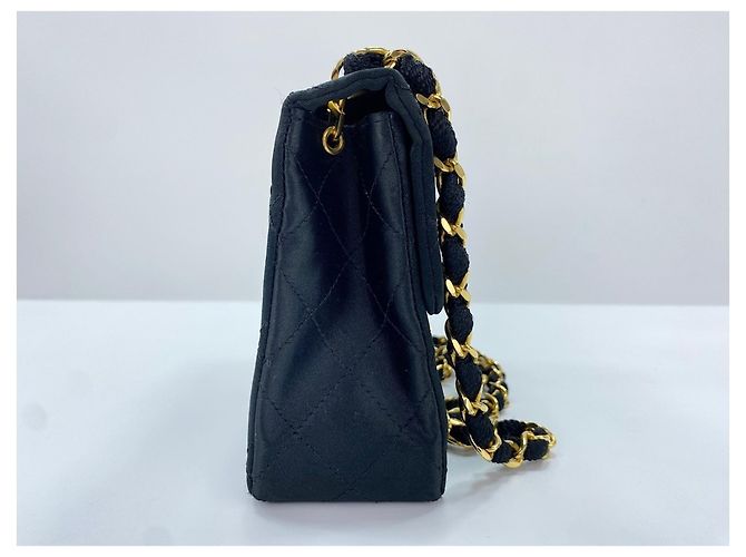 Borsa a tracolla Chanel Mini Matelassé Nero - vista 4