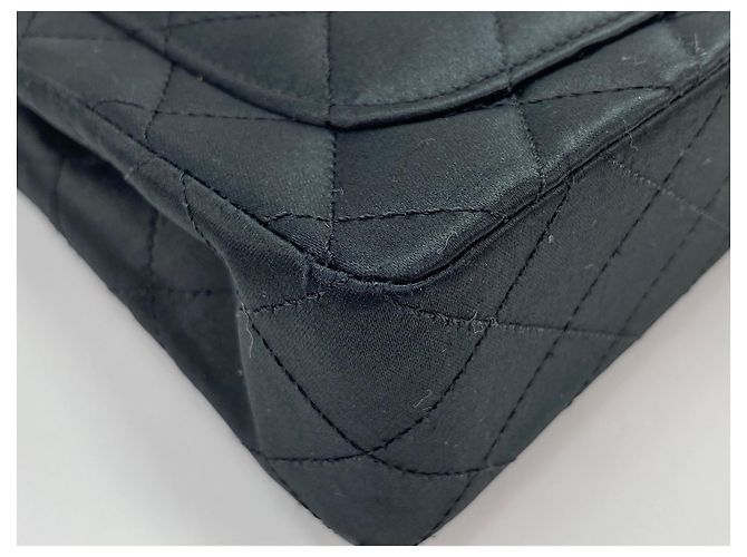 Borsa a tracolla Chanel Mini Matelassé Nero - vista 7