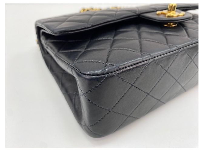 Borsa a tracolla Chanel Matelassé in nero - vista 6