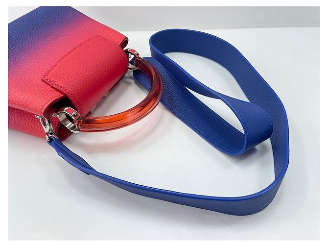 Borsa a tracolla Louis Vuitton Capucines Rosso - vista 11