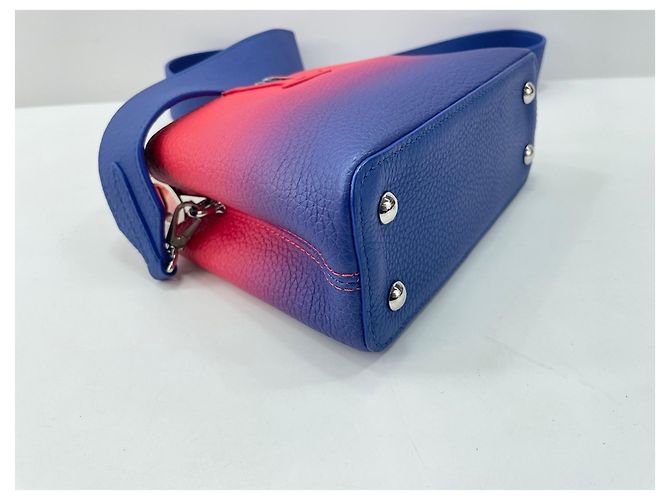 Borsa a tracolla Louis Vuitton Capucines Rosso - vista 8