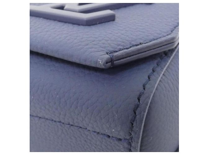 Borsa a tracolla Louis Vuitton LV Aerogram Takeoff Messenger Blu - vista 3